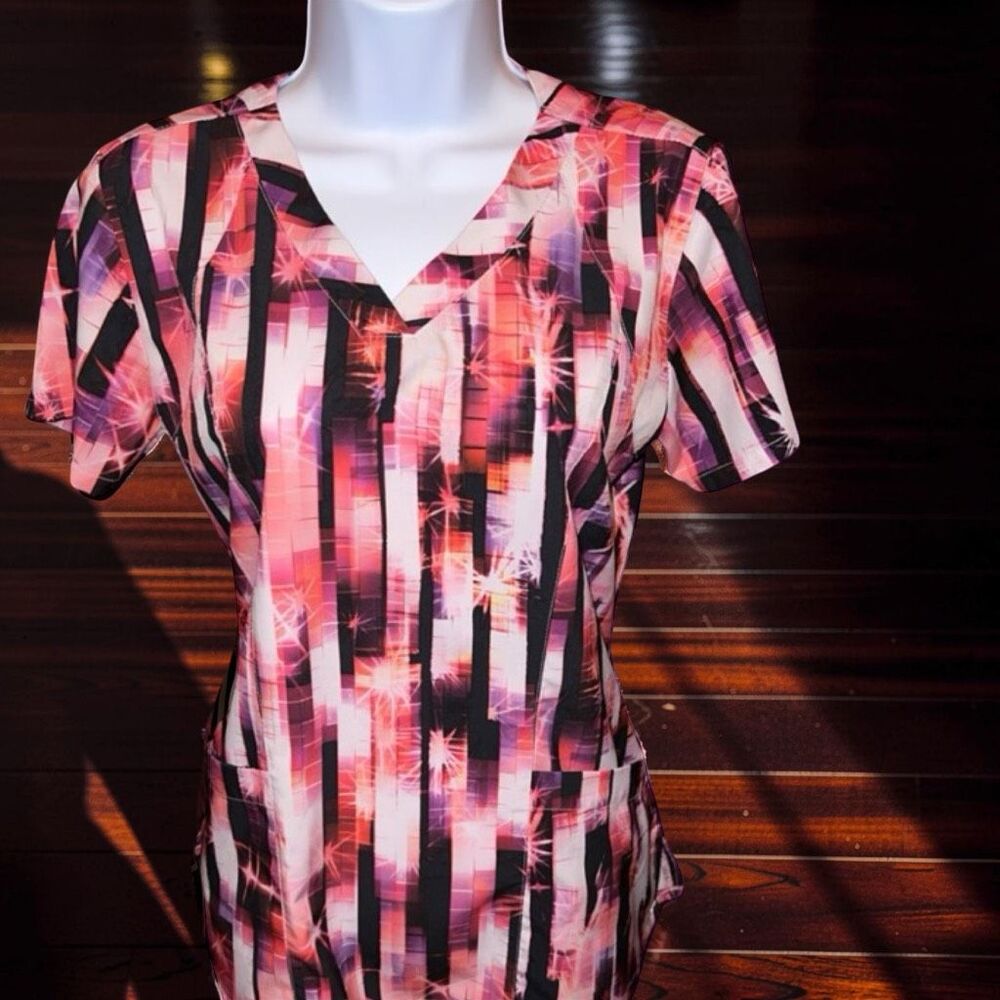 BARCO One 4PKT Printed V-Neck Princess Top Size Small